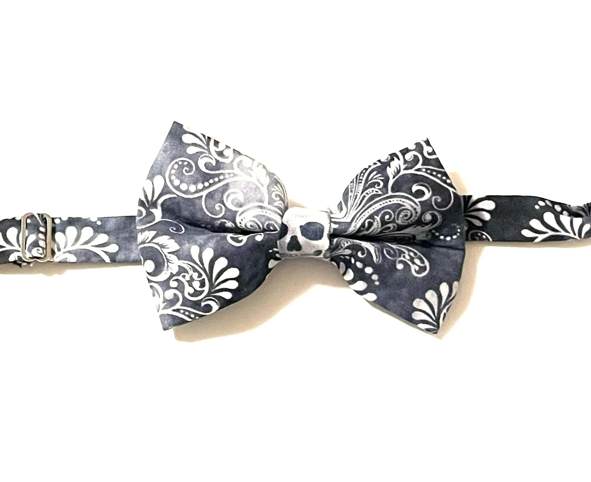 Black Skull P Bow Tie