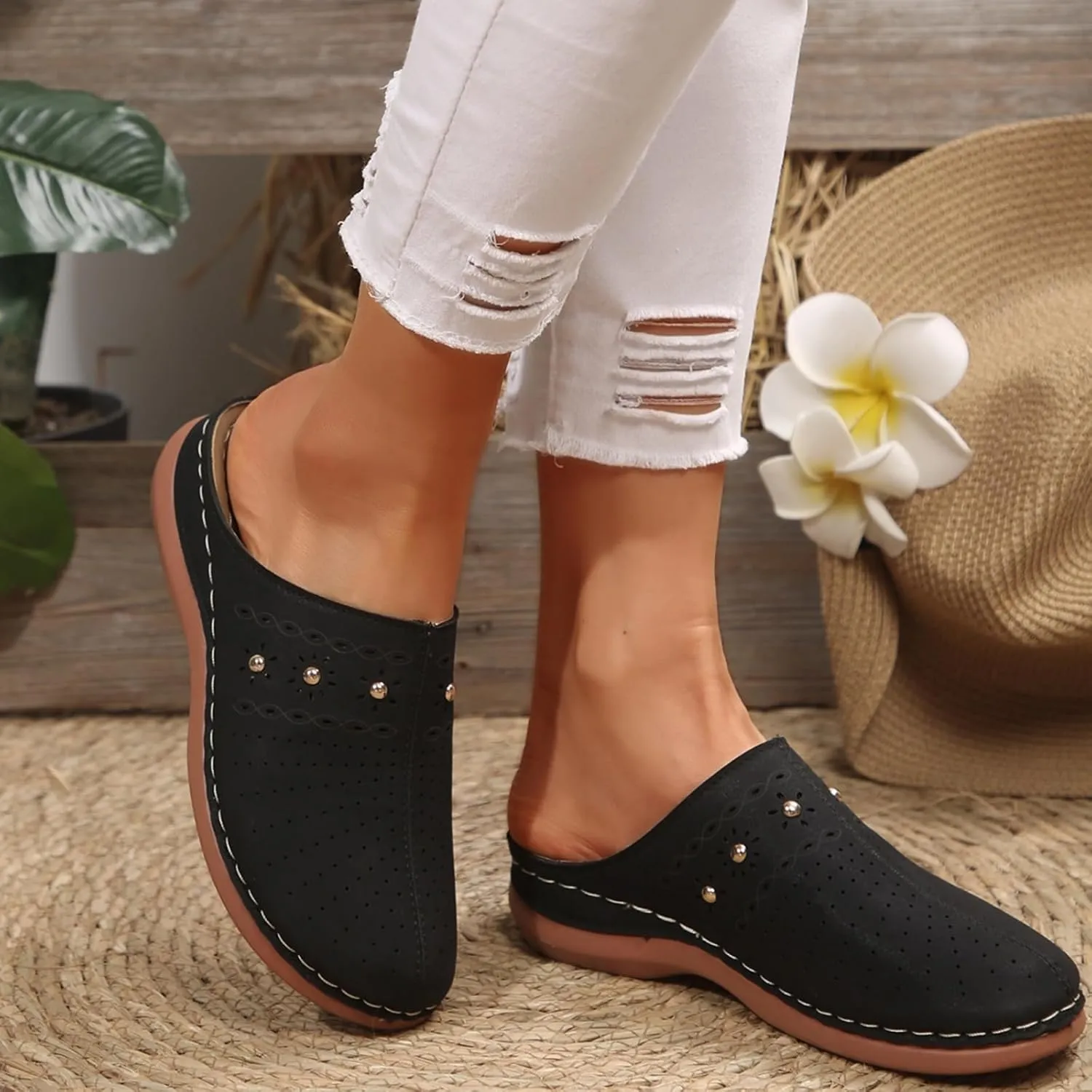 Clogs Sandals for Women 2025 Closed Toe Clog Sandals Women Arch Support Comfortable Low Wedge Slip on Mules Slippers Summer Casual Lightweight Breathable Outdoor Sandal Beach Fashion Trendy Mules Shoe
