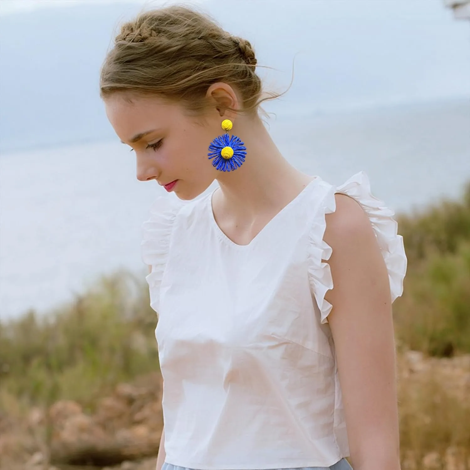 Flower Earrings Boho Raffia Straw Sunflower Earrings Bohemian Rattan Flower Drop Dangle Earrings for Women Girls Handmade Summer Tropical Beach Vacation Jewelry Gifts