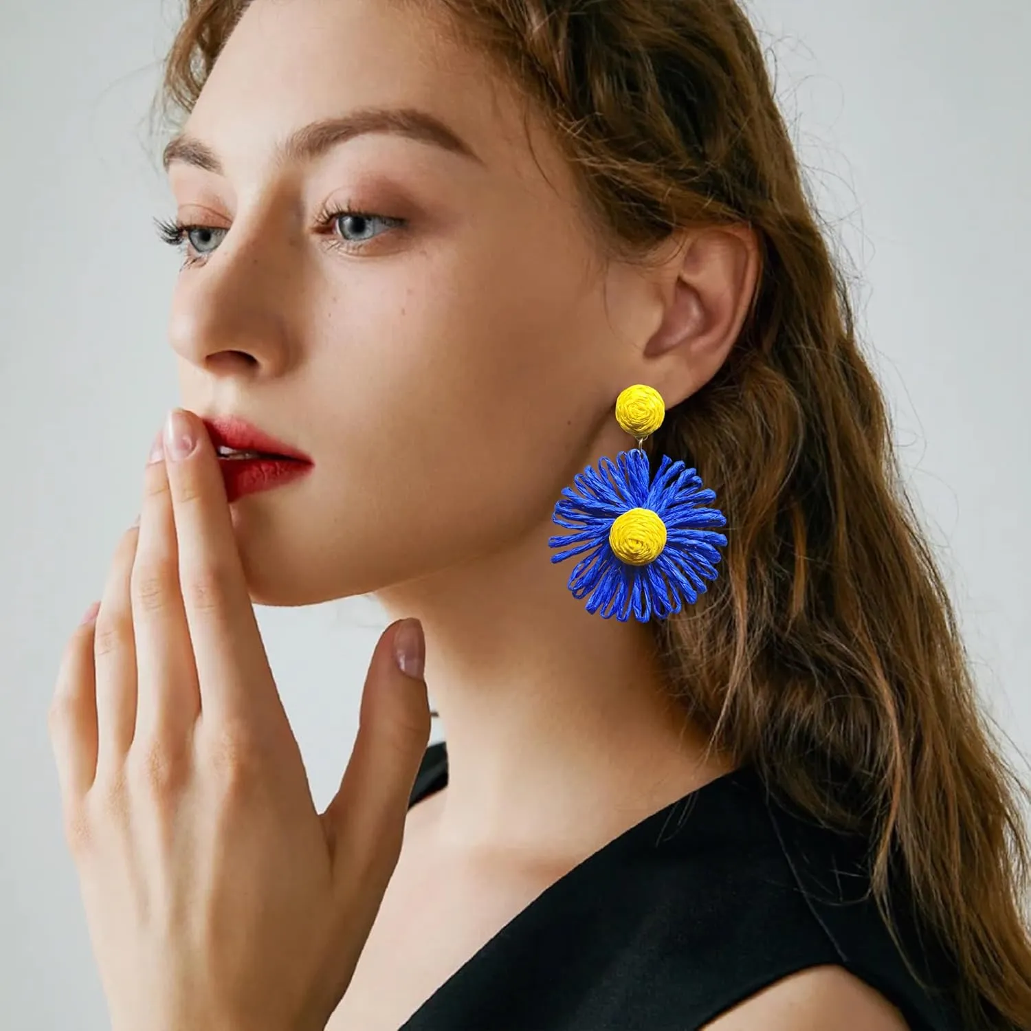 Flower Earrings Boho Raffia Straw Sunflower Earrings Bohemian Rattan Flower Drop Dangle Earrings for Women Girls Handmade Summer Tropical Beach Vacation Jewelry Gifts