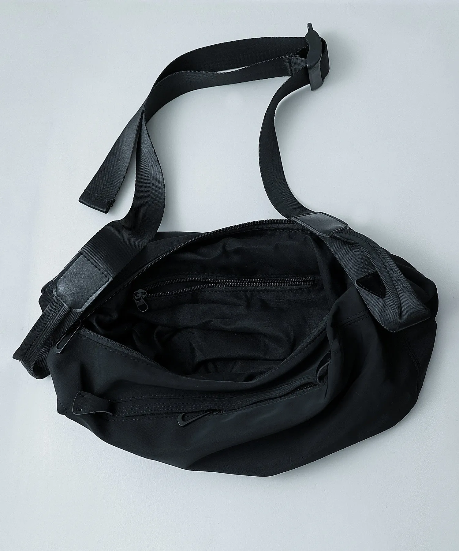 Half moon shoulder bag