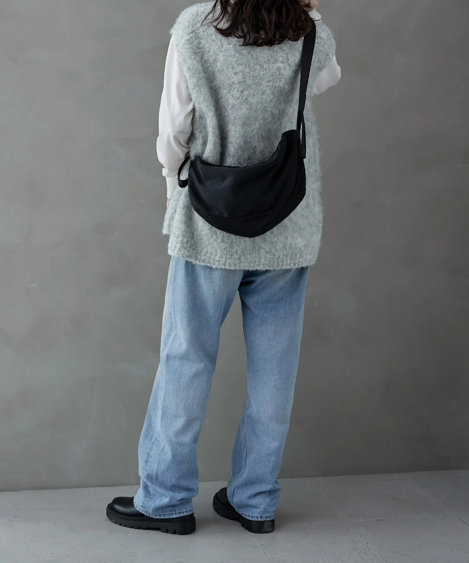 Half moon shoulder bag