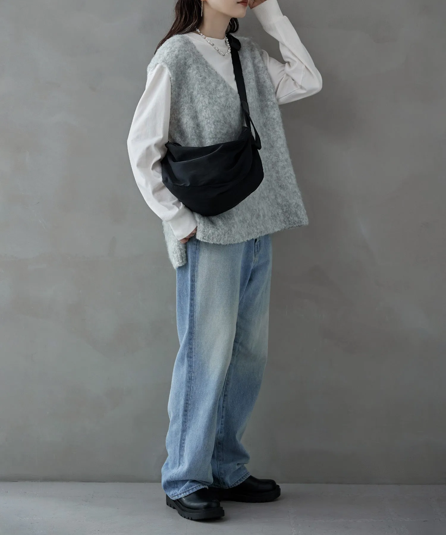 Half moon shoulder bag