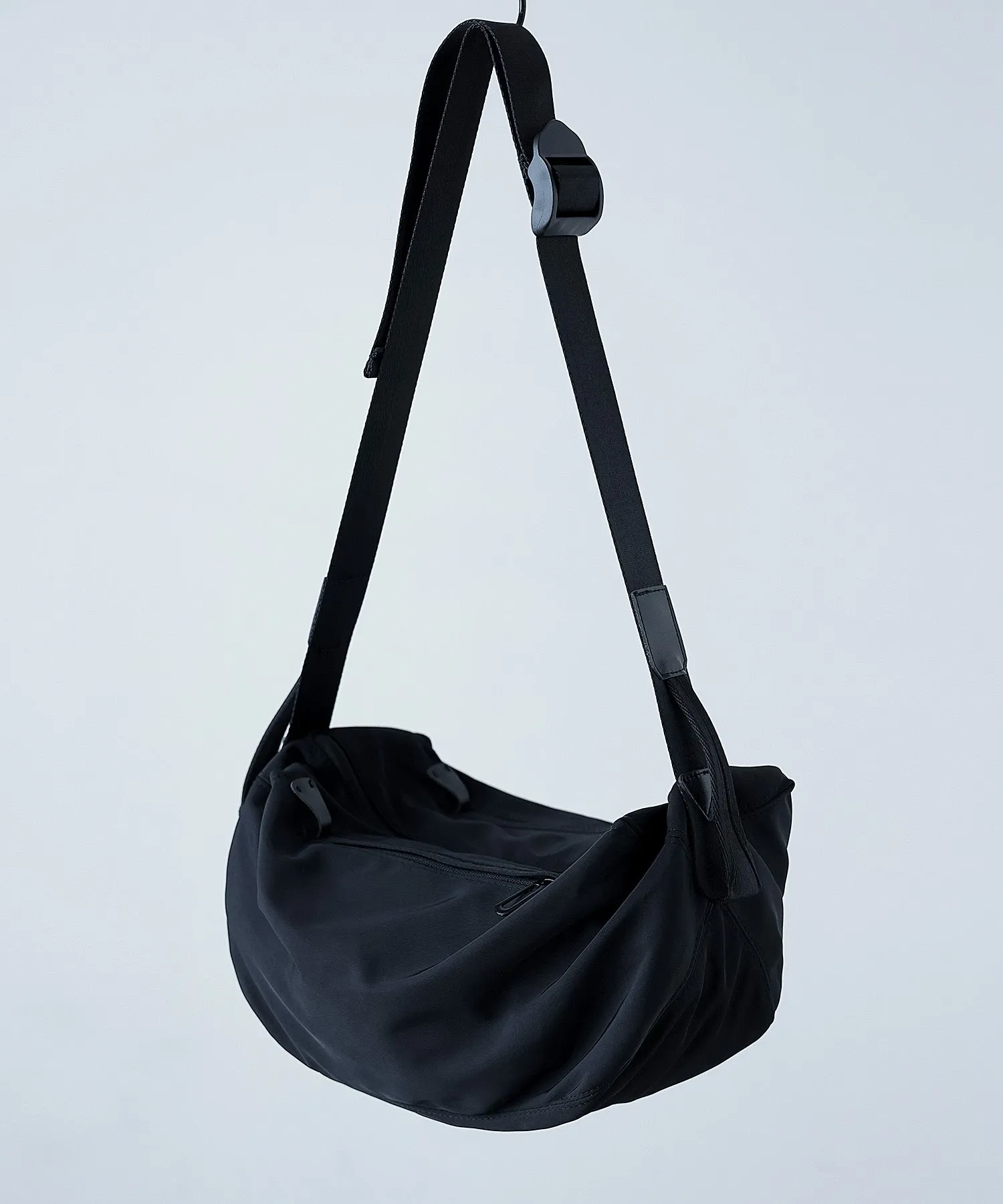 Half moon shoulder bag
