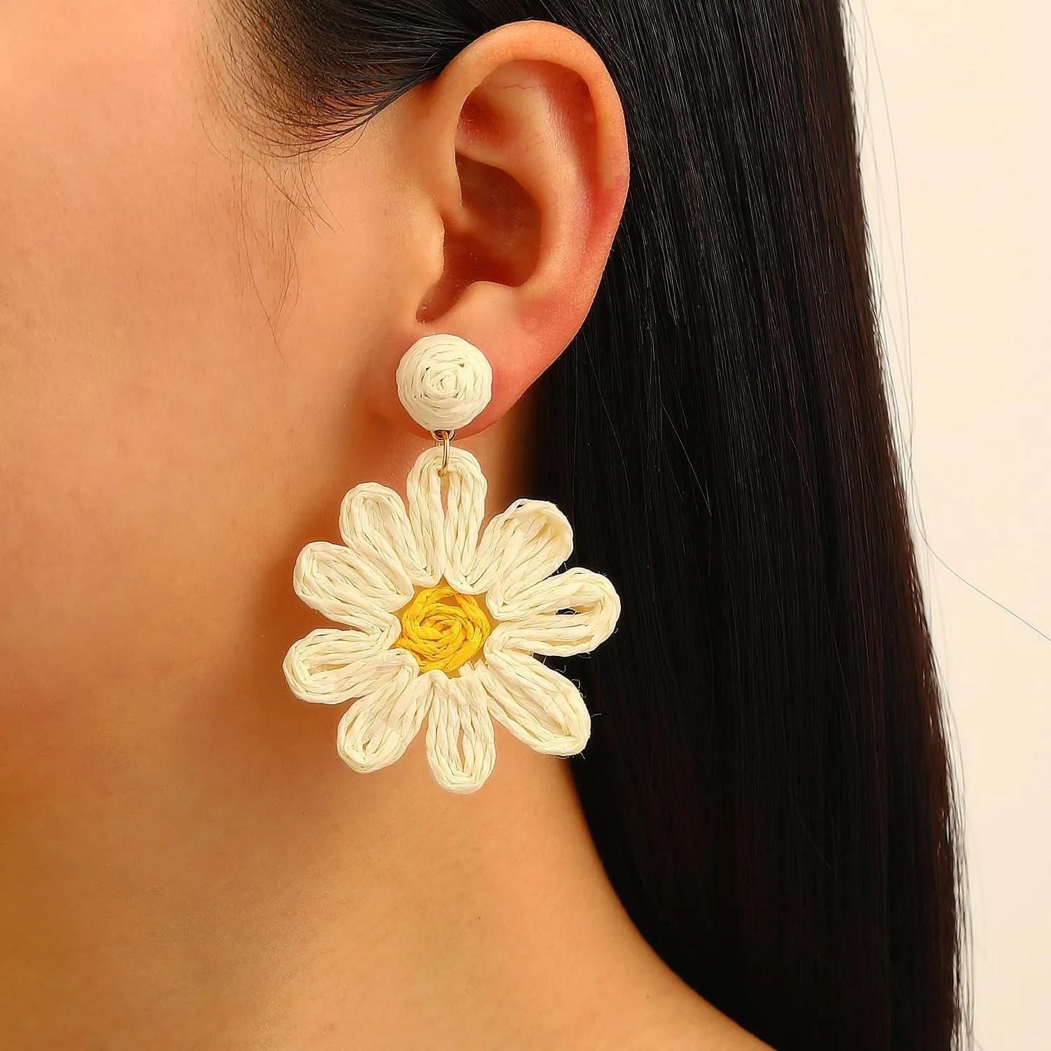 Handwoven Raffia Earrings for Women Bohemian Style Raffia Flower Starfish Drop Dangle Earrings Statement Flowers Earrings Summer Beach Charm Jewelry