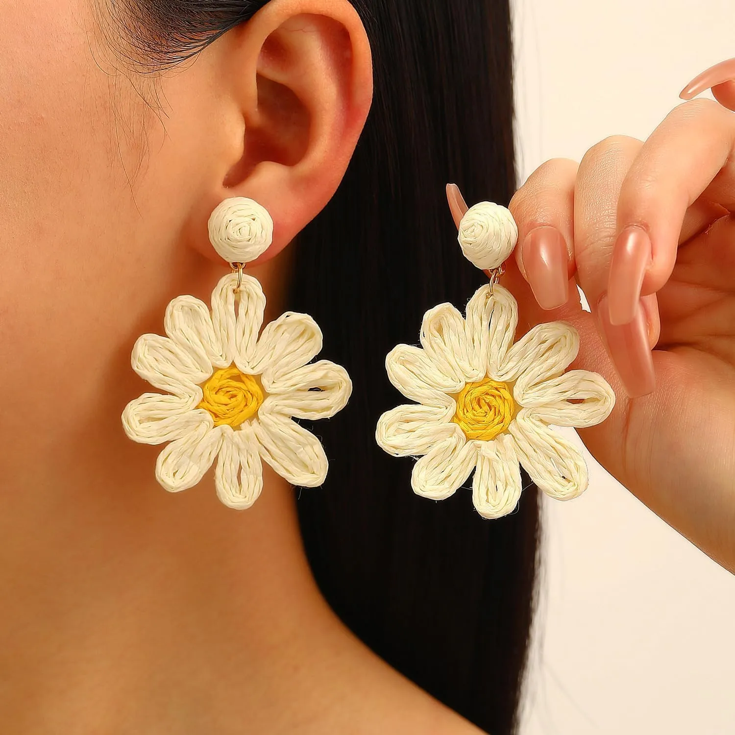Handwoven Raffia Earrings for Women Bohemian Style Raffia Flower Starfish Drop Dangle Earrings Statement Flowers Earrings Summer Beach Charm Jewelry