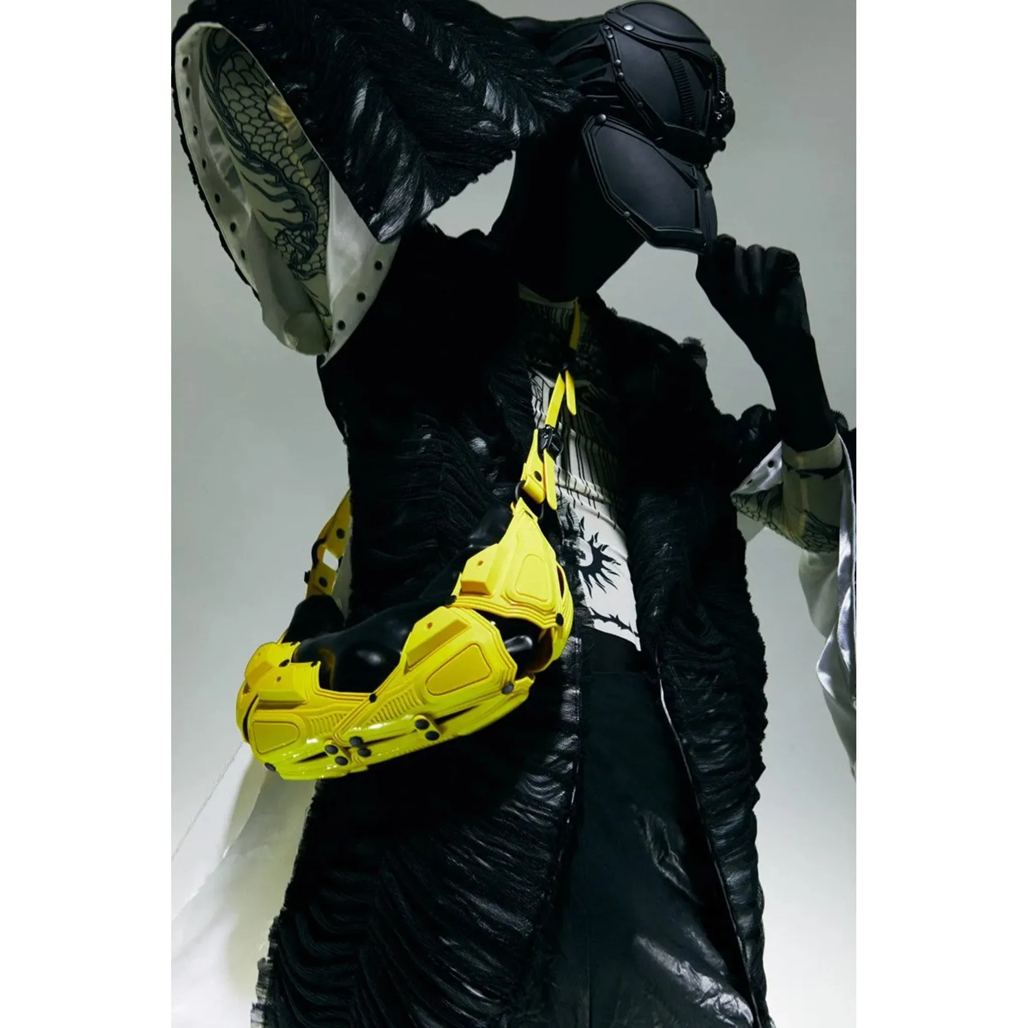 Module M02_SMALL HALF MOON BAG / YELLOW-BLACK MATT