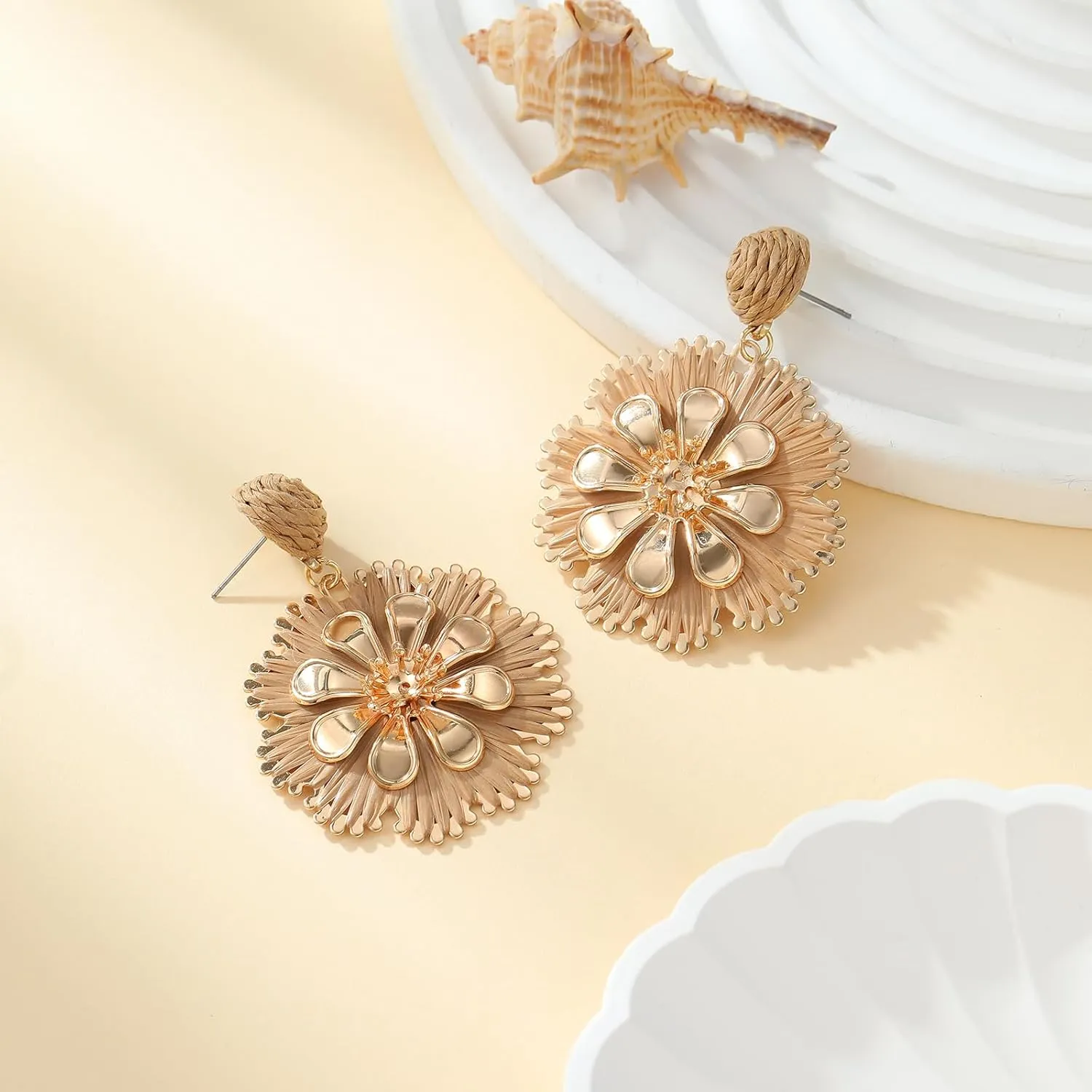 Raffia Flower Earrings,Cute Rattan Handmade Straw Wrapped Earrings Bohemian Flower Drop Dangle Earrings Statement Floral Summer Earrings
